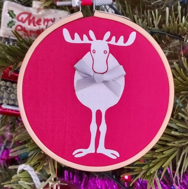 Dapper moose decoration